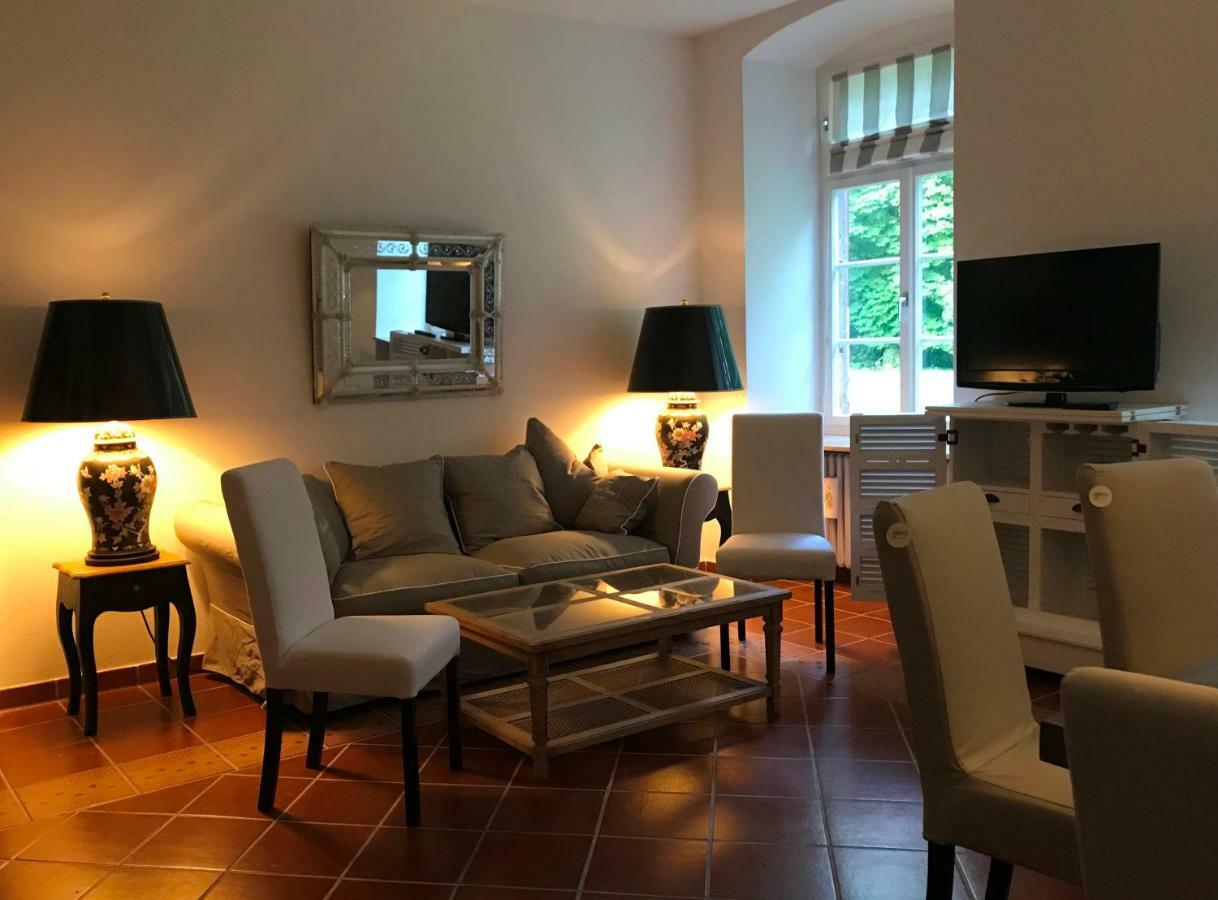 Elegantes Gaesteapartment Verano In Schloss Und Hofgut Langenzell Wiesenbach Dış mekan fotoğraf